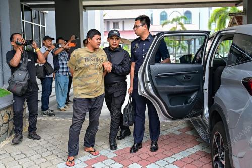 CUCU CEDERAKAN NENEK