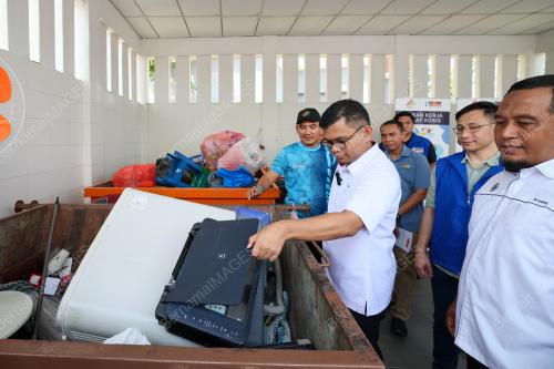 AKMAL NASRULLAH MOHD NASIR