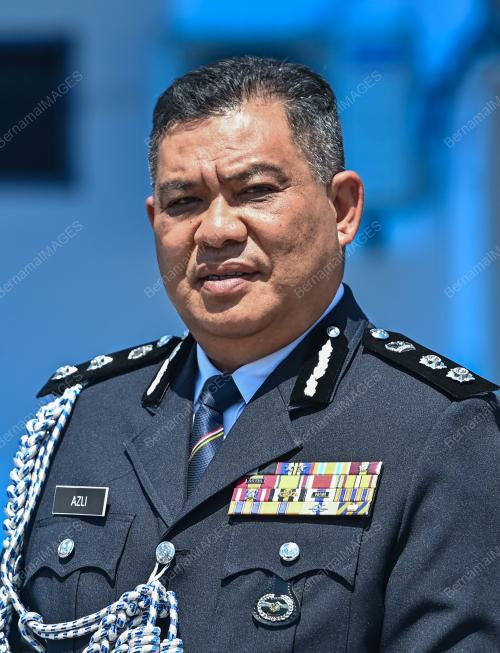 AZLI MOHD NOOR
