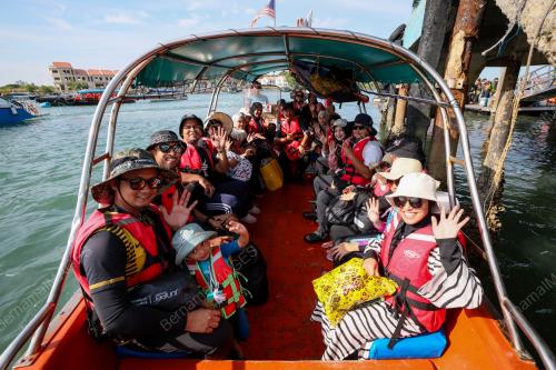 PERCUTIAN DI PULAU KAPAS