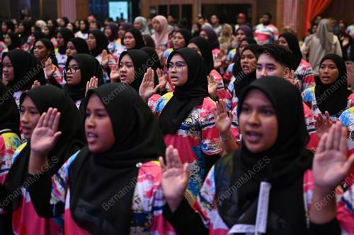 DATUK SERI DR AHMAD SAMSURI MOKHTAR