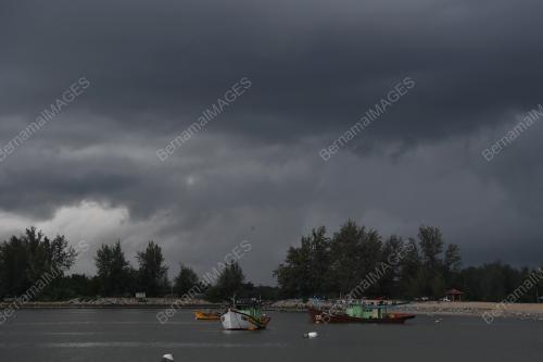 MONSUN TIMUR LAUT