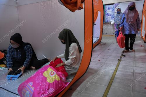 PENDUDUK MULA PULANG KE RUMAH DARI PPS