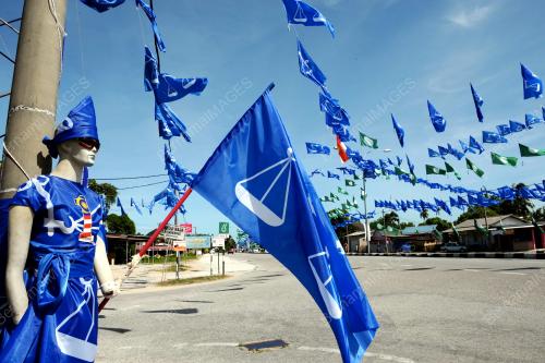TR05_02042013_PERANG_BENDERA