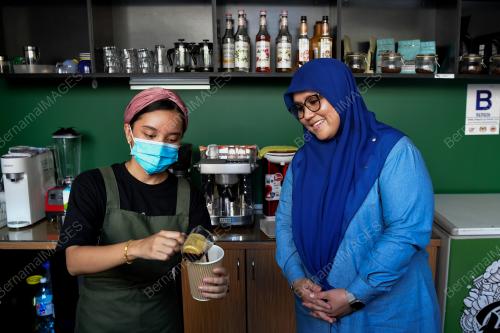 DATUK MAS EMIEYATI SHAMSUDIN
