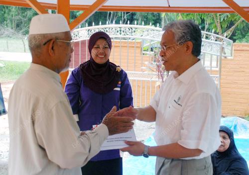 DATUK SERI IDRIS JUSUH
