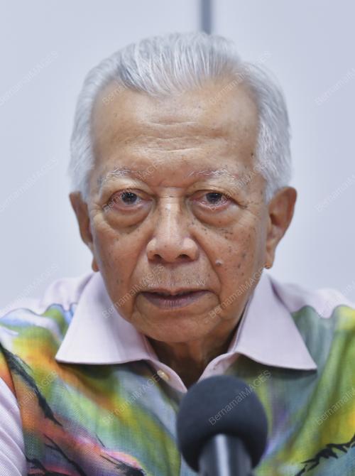 TAN SRI DR MOHD YUSOF NOOR