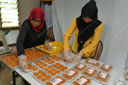 TR05_03022019_KUIH_BULAN