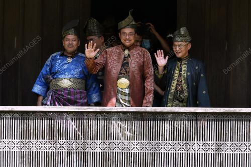 DATUK SERI DR AHMAD SAMSURI MOKHTAR