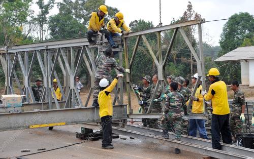 TR05_04012015_JAMBATAN_BANJIR