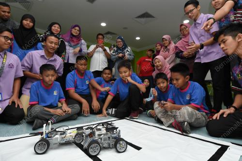 TR05_04082019_PELAJAR_ROBOTIK_BN201908016834