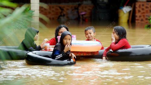 TR05_04122013_BANJIR