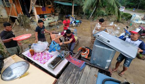 PEMBERSIHAN SELEPAS BANJIR
