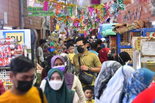 ORANG RAMAI SERBU PASAR BESAR KEDAI PAYANG