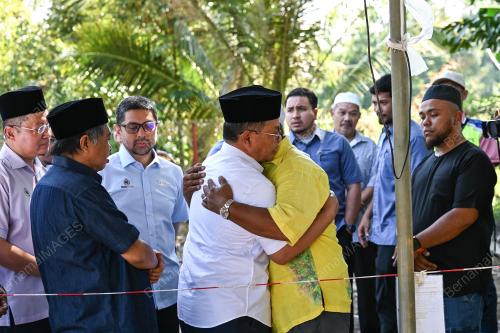 DATUK DR MOHD NA'IM MOKHTAR