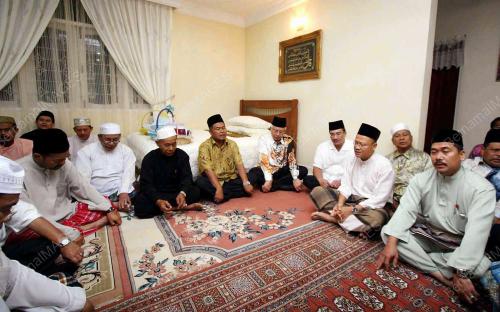 MOHD NAJIB TUN ABDUL RAZAK