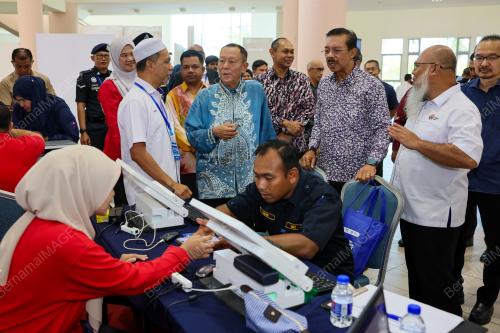 TAN SRI MOHD ZUKI ALI