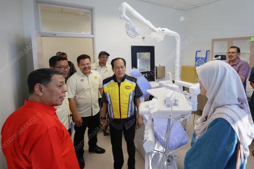 DATUK SERI AHMAD MASLAN