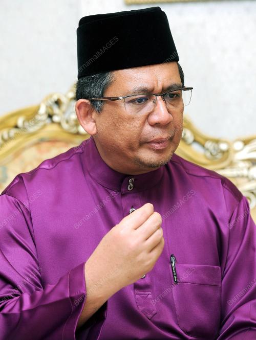 TR05_09082016_AHMAD_RAZIF