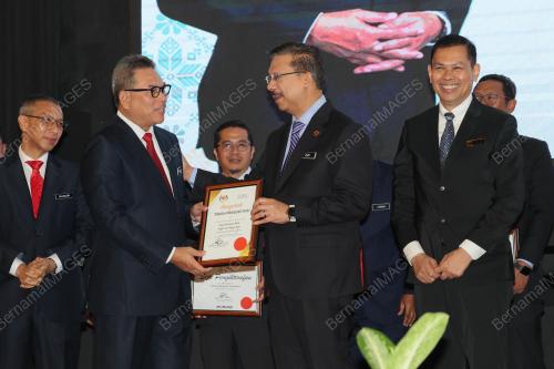 TAN SRI MOHD ZUKI ALI