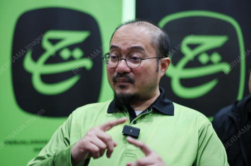 MUSTAKIM MOHAMAD