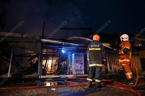 KEBAKARAN KEDAI DAN RUMAH