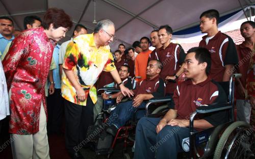 MOHD NAJIB TUN ABDUL RAZAK
