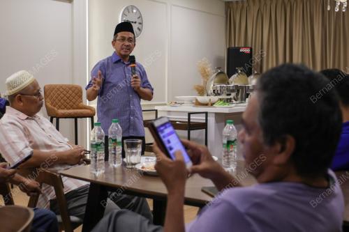 DATUK MOHD ZUBIR EMBONG