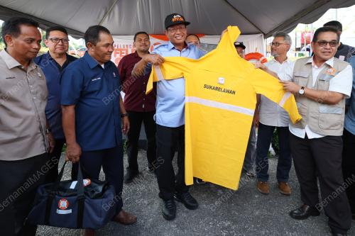 DATUK SERI AHMAD SHABERY CHEEK