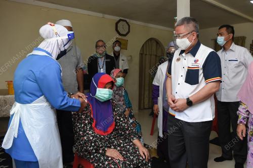 DATUK SERI DR ADHAM BABA