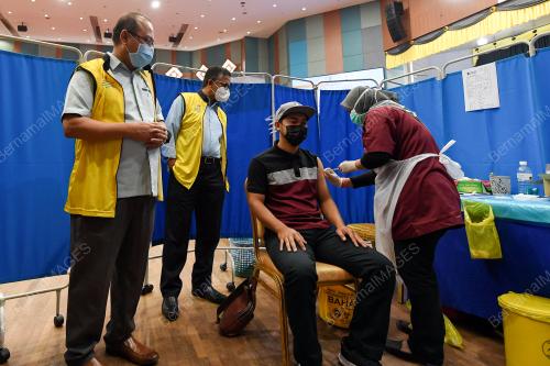 PUSAT PEMBERIAN VAKSIN UNISZA