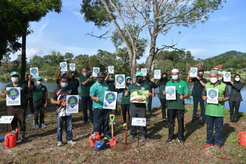 KEMPEN 100 JUTA POKOK