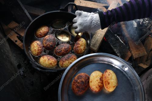 KUIH 'ASAP KELONG'