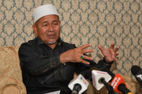 DATUK SERI TUAN IBRAHIM TUAN MAN