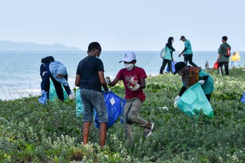 BERSIH PANTAI