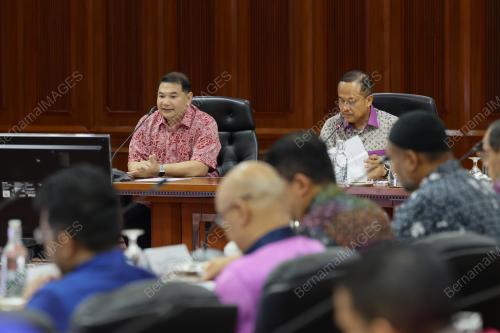RAFIZI RAMLI
