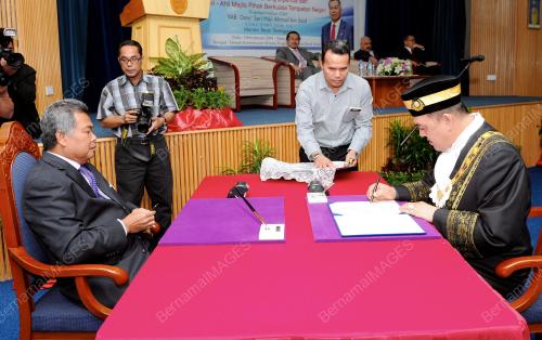 TR05_15012014_ANGKAT_SUMPAH