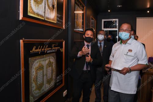 DATUK AHMAD AMZAD HASHIM