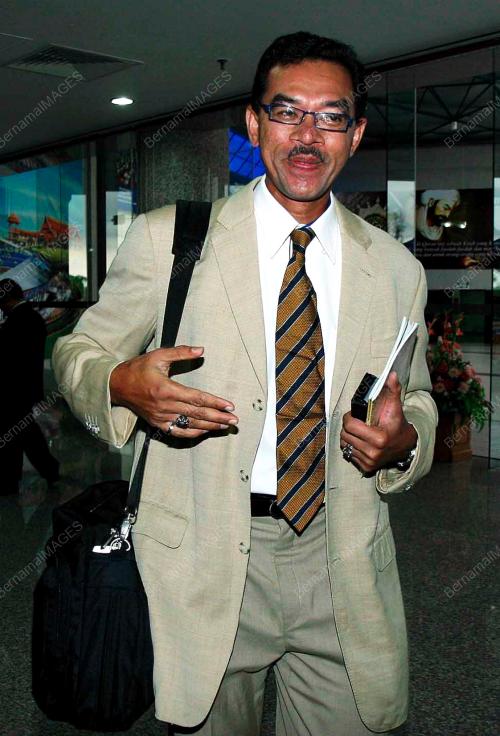 PERSIDANGAN DEWAN UNDANGAN NEGERI