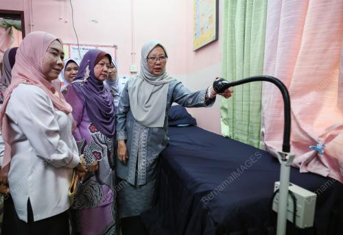 DR ZALIHA MUSTAFA