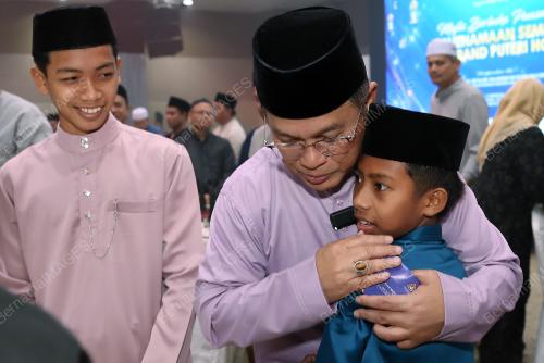 DATUK DR MOHD NA'IM MOKHTAR