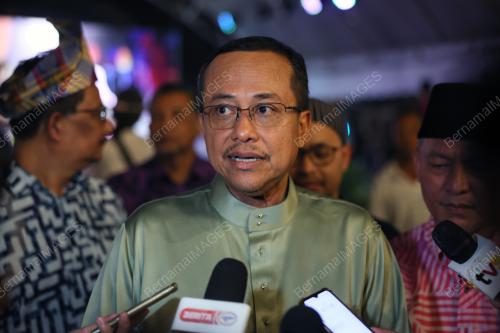 DATUK SERI DR AHMAD SAMSURI MOKHTAR