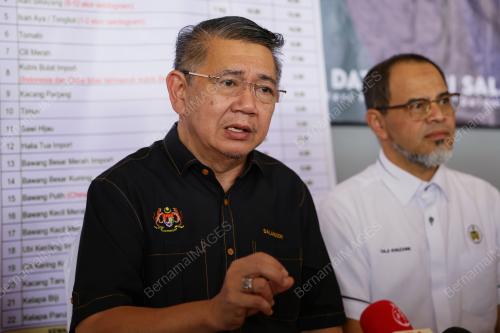 DATUK SERI SALAHUDDIN AYUB