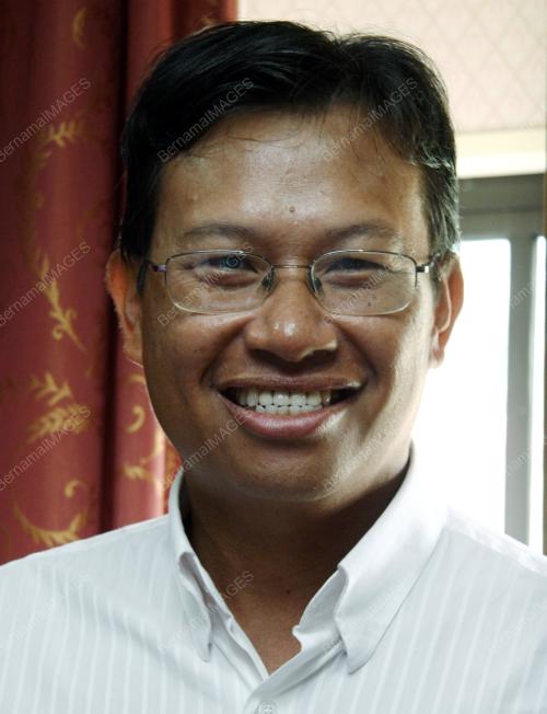 AHMAD SHABERY CHEEK