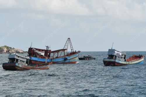 BOT NELAYAN VIETNAM