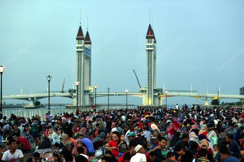 TR05_19052019_IFTAR_JAMBATAN
