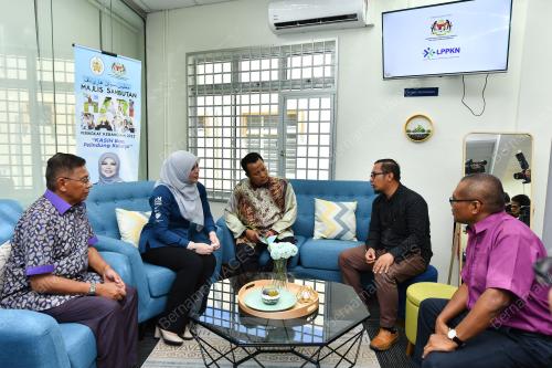DATUK SERI RINA MOHD HARUN