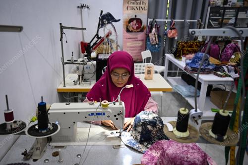 PRODUK KRAF BATIK