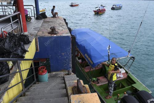 ANGIN KUAT JADI KEBIASAAN PENDUDUK PULAU PERHENTIAN