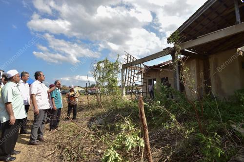 TR05_20032019_RUMAH_TERBENGKALAI